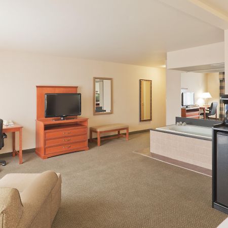 Holiday Inn Express Greensburg By Ihg Esterno foto