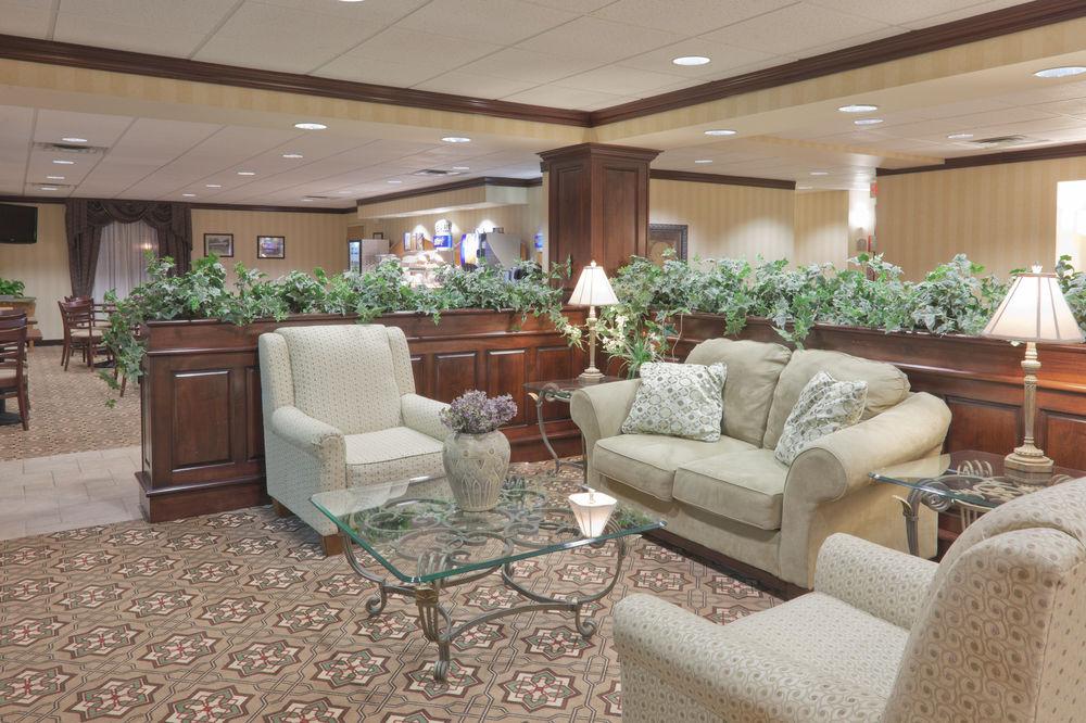 Holiday Inn Express Greensburg By Ihg Esterno foto
