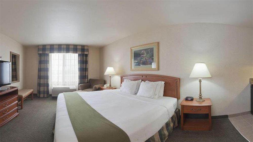 Holiday Inn Express Greensburg By Ihg Esterno foto