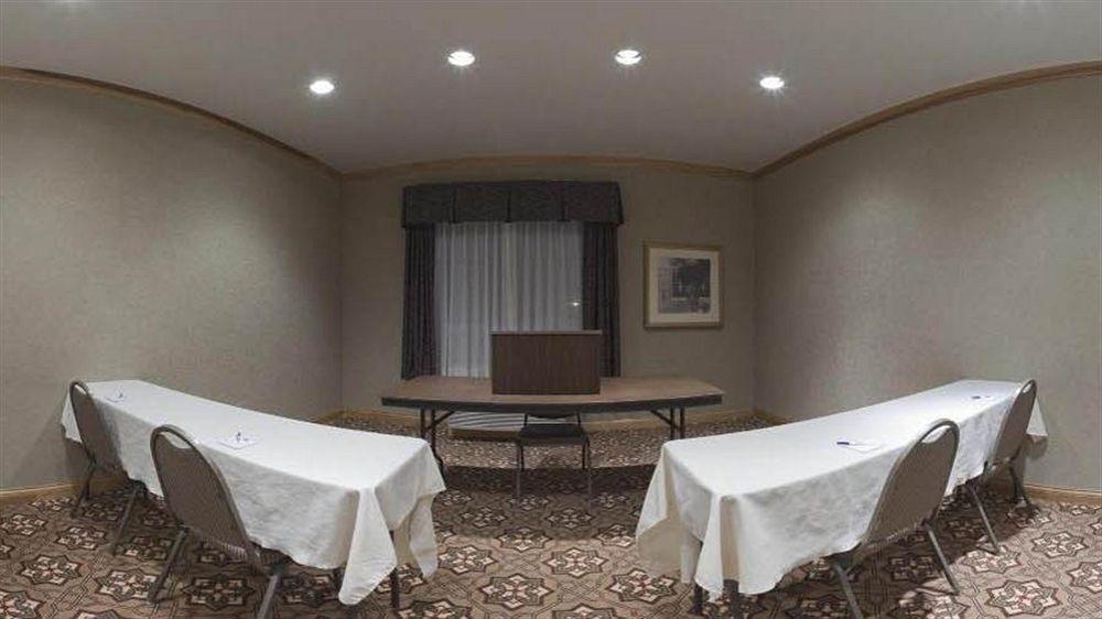 Holiday Inn Express Greensburg By Ihg Esterno foto