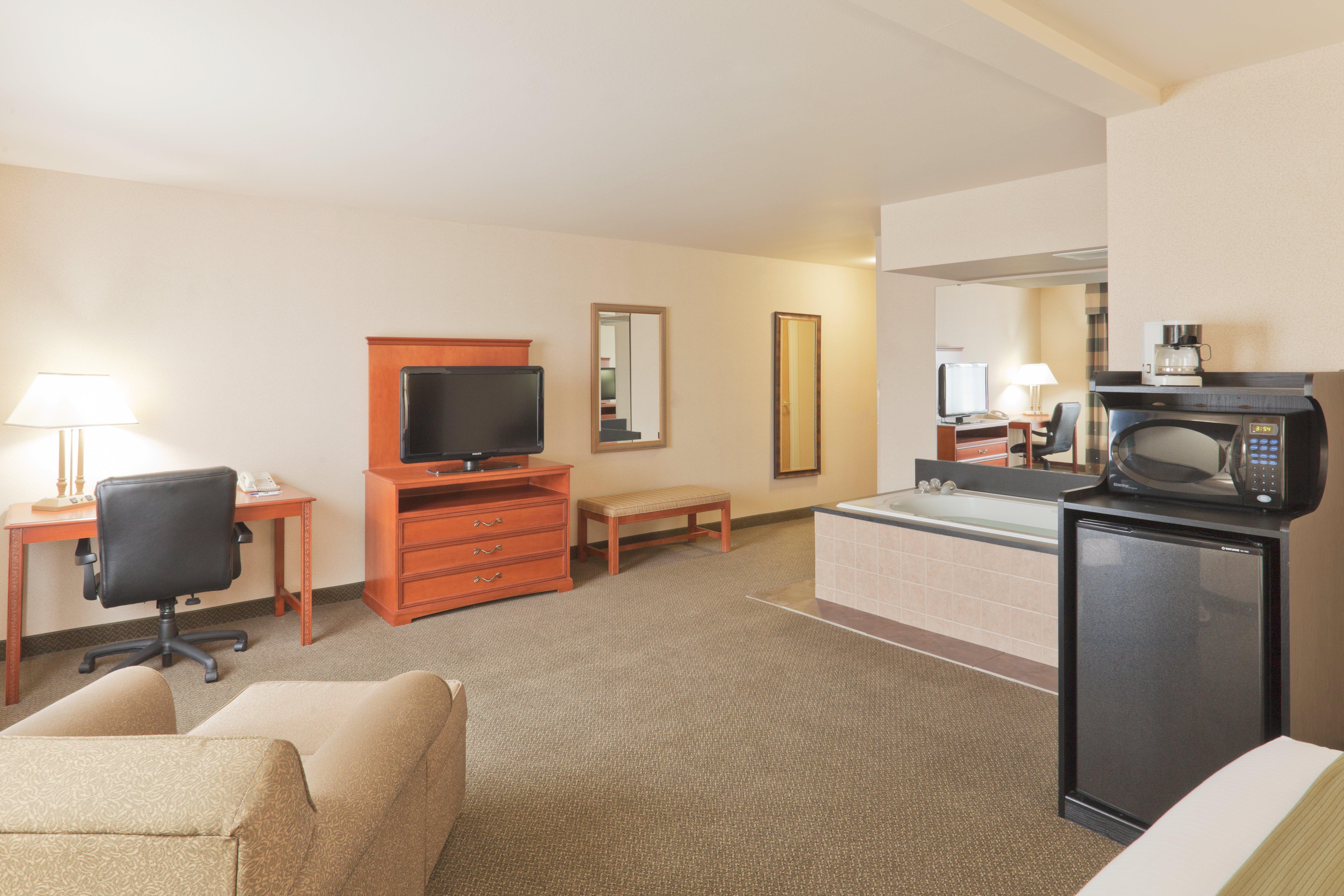 Holiday Inn Express Greensburg By Ihg Esterno foto