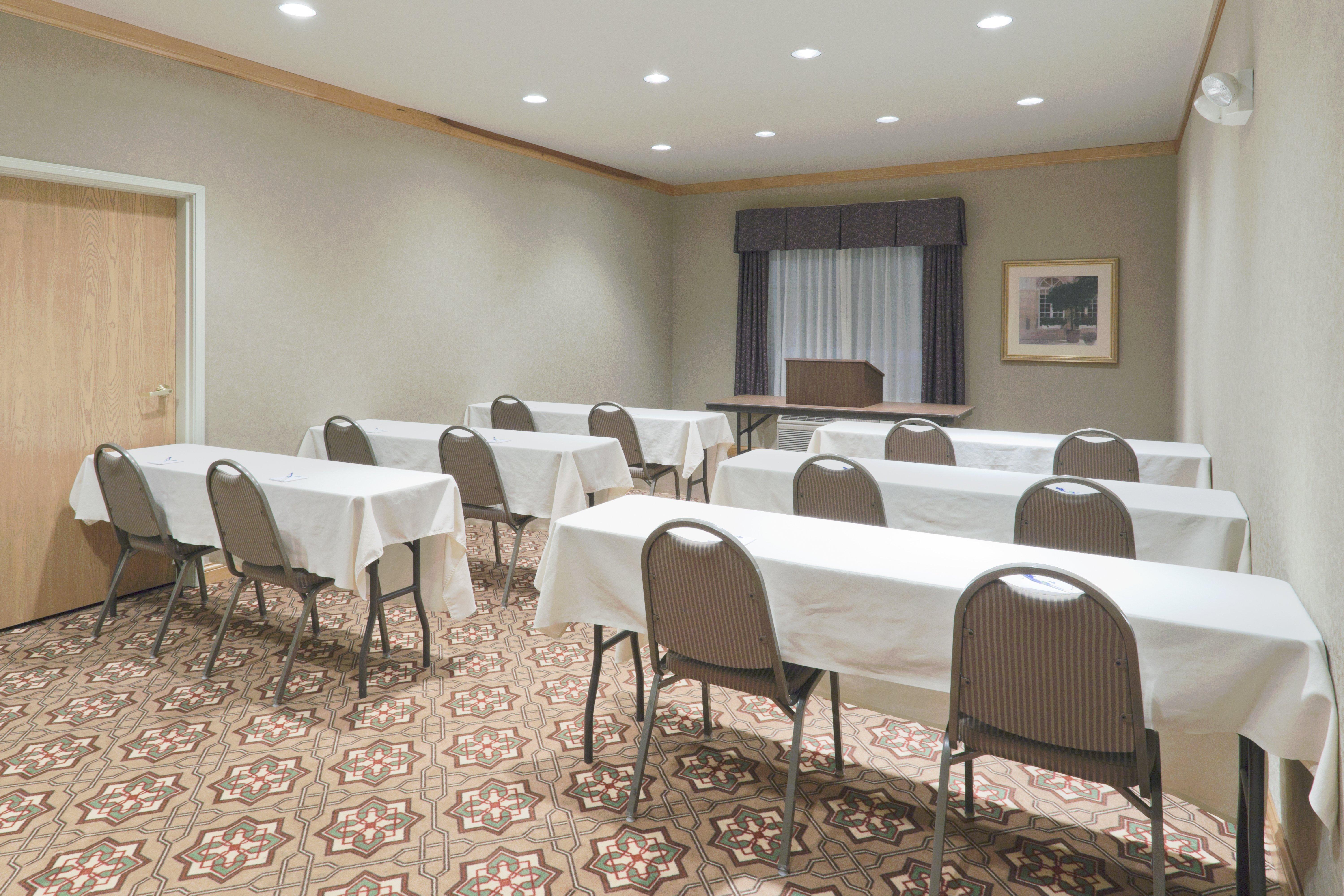 Holiday Inn Express Greensburg By Ihg Esterno foto